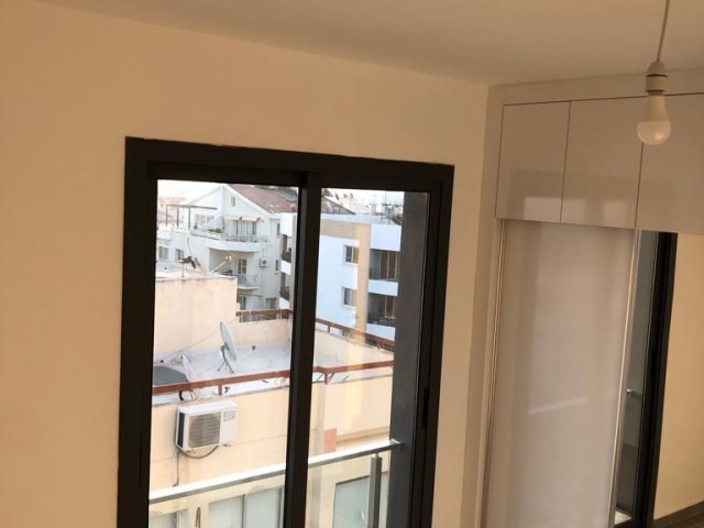 2+1 WOHNUNG ZU VERKAUFEN IM ZENTRUM VON FAMAGUSTA