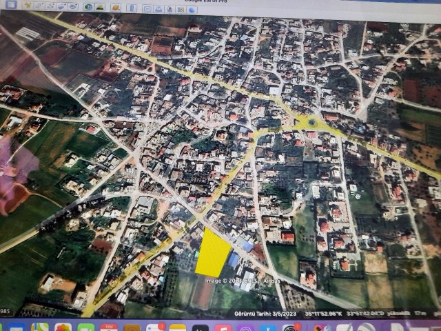 QUALIFIED LAND FOR SALE IN MORMENEKSE REGION OF FAZİMAĞUSA 2 DECORATIONS OF 1 HOUSE