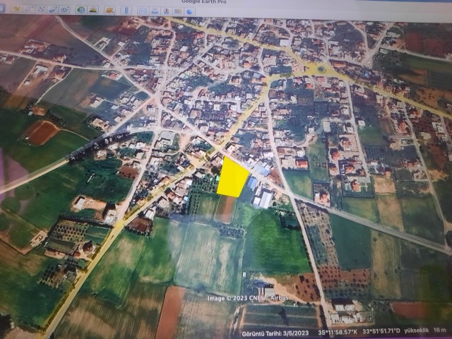 QUALIFIED LAND FOR SALE IN MORMENEKSE REGION OF FAZİMAĞUSA 2 DECORATIONS OF 1 HOUSE