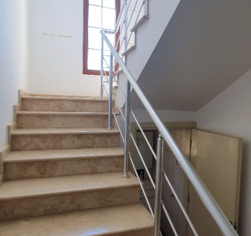 Shikarnaya VILLA 3+1 در فامگوست