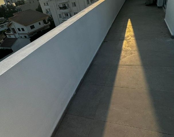 GAZİMAĞUSA MERKEZDE SATILIK 2+1 PENTHOUSE DAİRE