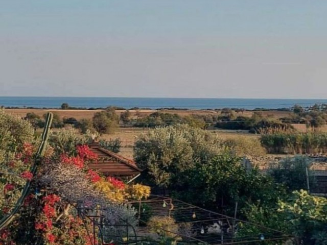 6+2 EINFAMILIENHAUS MIT GARTEN ZUM VERKAUF IN DER UMGEBUNG İSKELE KUMYALI