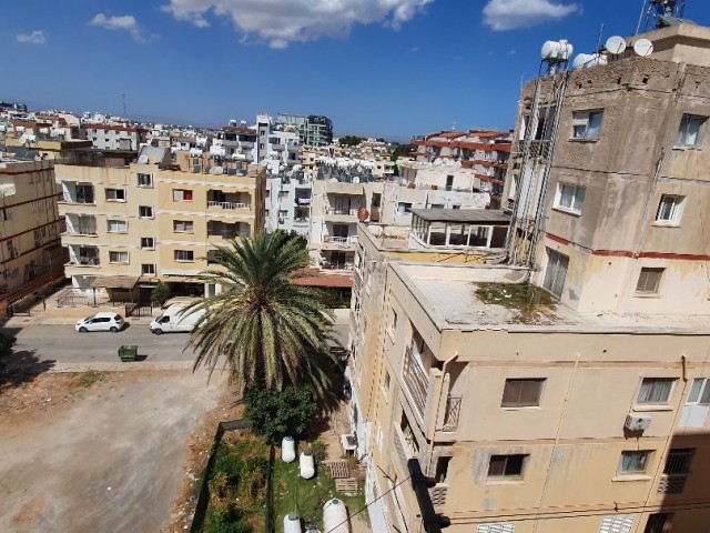 Arena-Schränke 3+1 und 2 Fenster. Zentrum Famagusta