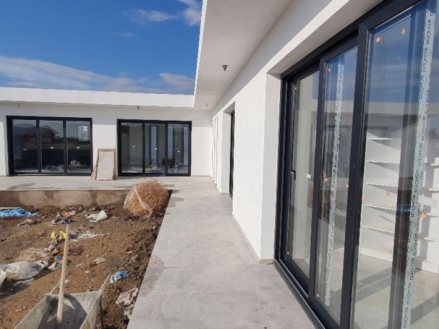 Villa 3+1 200 m² in Mutluyaka