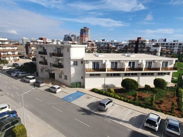 FULLY FURNISHED 2+1 FLAT FOR SALE WITHIN THE SITE IN İSKELE LONG BEACH AREA