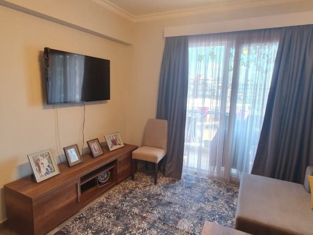 FULLY FURNISHED 2+1 FLAT FOR SALE WITHIN THE SITE IN İSKELE LONG BEACH AREA