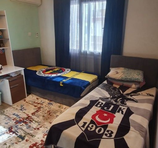 FULLY FURNISHED 2+1 FLAT FOR SALE WITHIN THE SITE IN İSKELE LONG BEACH AREA