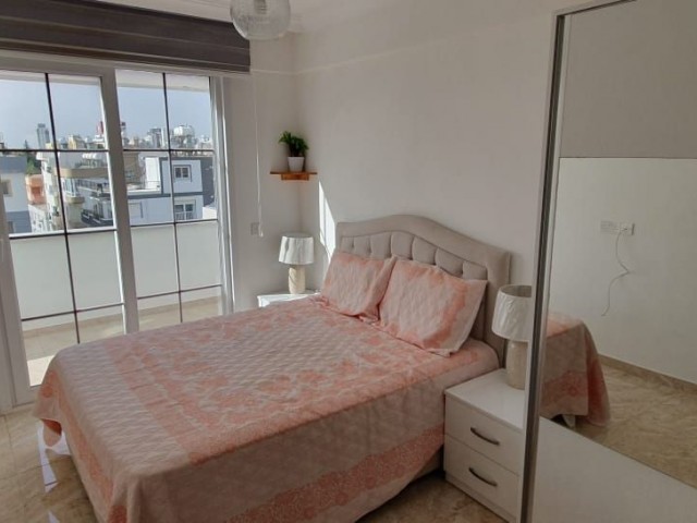 GAZİMAĞUSA MERKEZDE SATILIK 2+1  FULL EŞYALI PENTHOUSE DAİRE