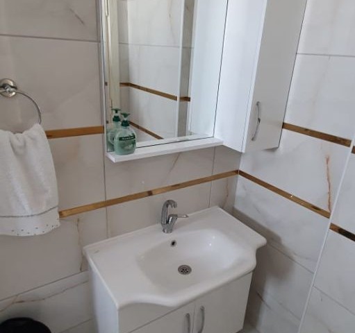 GAZİMAĞUSA MERKEZDE SATILIK 2+1  FULL EŞYALI PENTHOUSE DAİRE