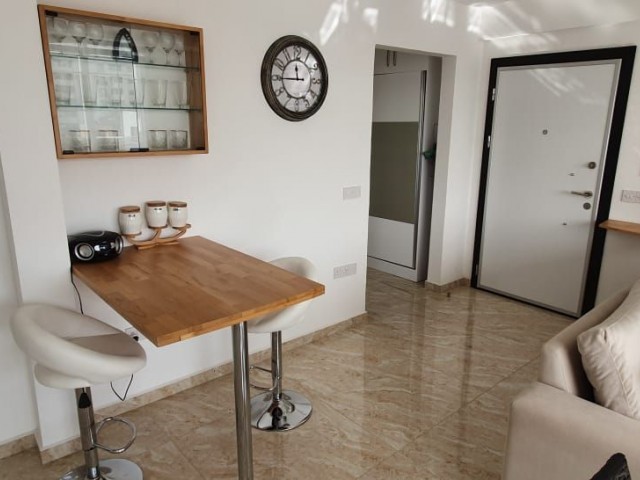 GAZİMAĞUSA MERKEZDE SATILIK 2+1  FULL EŞYALI PENTHOUSE DAİRE