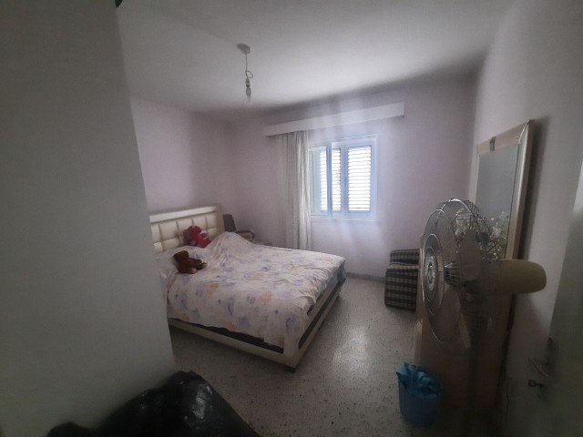 GAZİMAĞUSA BAYKAL BÖLGESİNDE SATILIK FULL EŞYALI 3+1 DAİRE