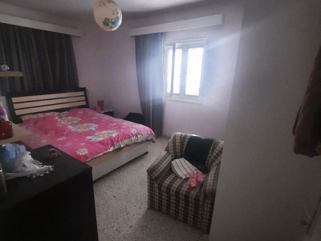 GAZİMAĞUSA BAYKAL BÖLGESİNDE SATILIK FULL EŞYALI 3+1 DAİRE