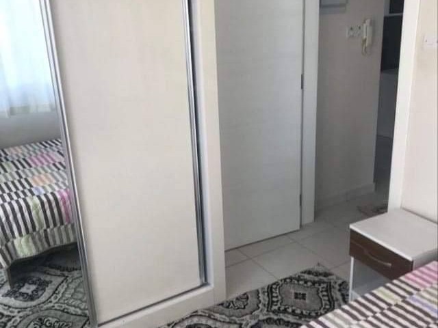 GAZİMAĞUSA MERKEZDE SATILIK FULL EŞYALI 1+1 DAİRE 