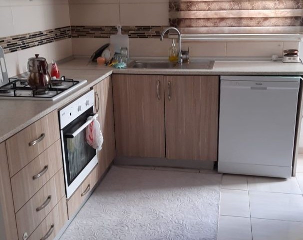 GAZİMAĞUSA MERKEZDE SATILIK  FULL EŞYALI  3+1 DAİRE