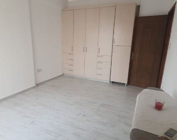 2+1 PENTHOUSE-WOHNUNG ZUM VERKAUF IN FAMAGUSTA BAYKAL