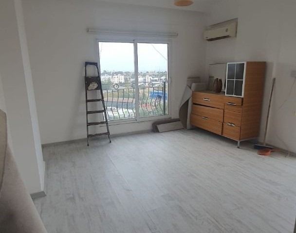 GAZİMAĞUSA BAYKAL BÖLGESİNDE SATILIK 2+1 PENTHOUSE DAİRE 