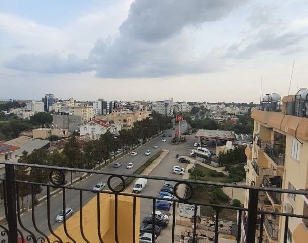 2+1 PENTHOUSE-WOHNUNG ZUM VERKAUF IN FAMAGUSTA BAYKAL