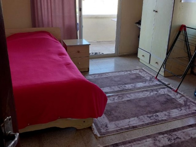 Wohnung 2+1 voll möbliert in Baykal. Zentrum Famagusta