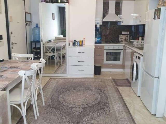 GAZİMAĞUSA MERKEZDE SATILIK  FULL EŞYALI 2+1 DAİRE