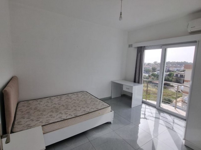 GAZİMAĞUSA MERKEZDE  5 AY KİRALIK 2+1 DAİRE