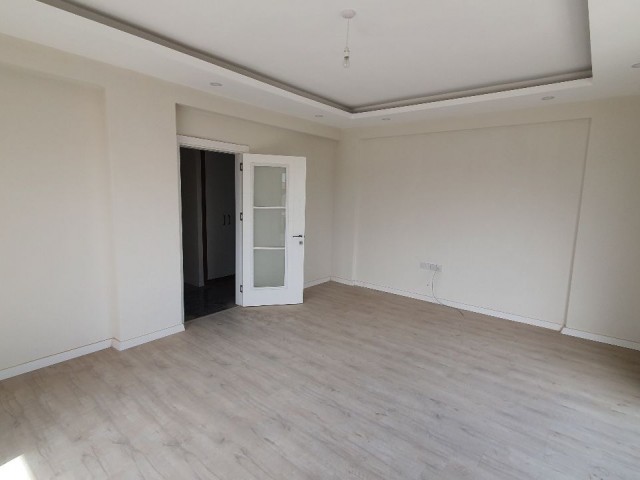 New apartment 3+1 in Yenibogaziçi near sea