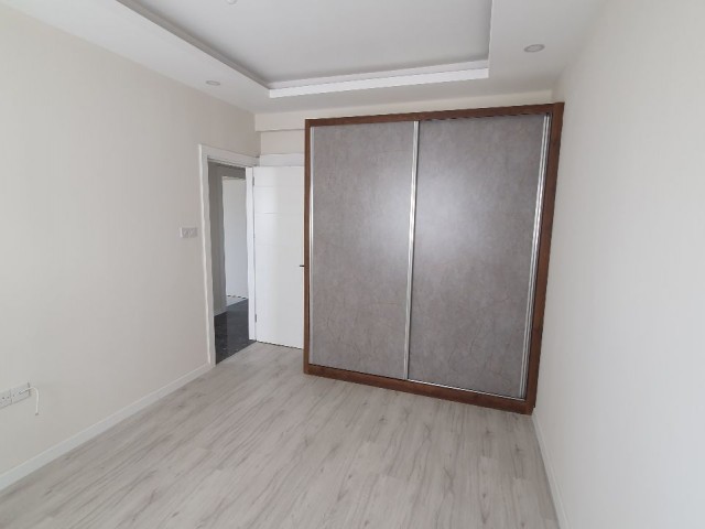 Neue Wohnung 3+1 in Yenibogazici in der Nähe des Meeres