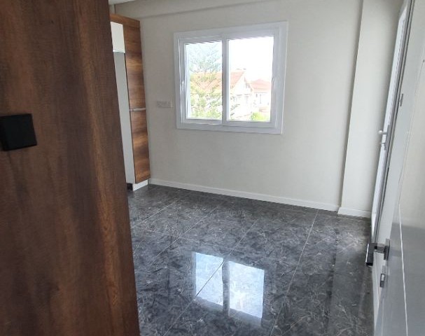 New apartment 3+1 in Yenibogazici near sea