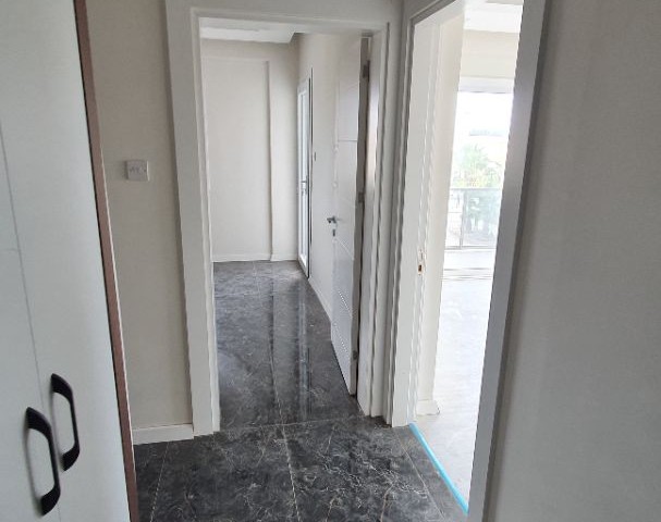 Neue Wohnung 3+1 in Yenibogazici in der Nähe des Meeres