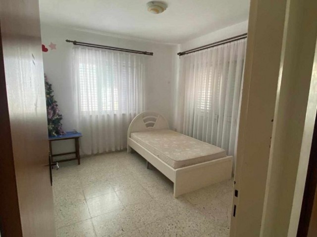 GAZİMAĞUSA BAYKAL BÖLGESİNDE SATILIK 3+1 DAİRE