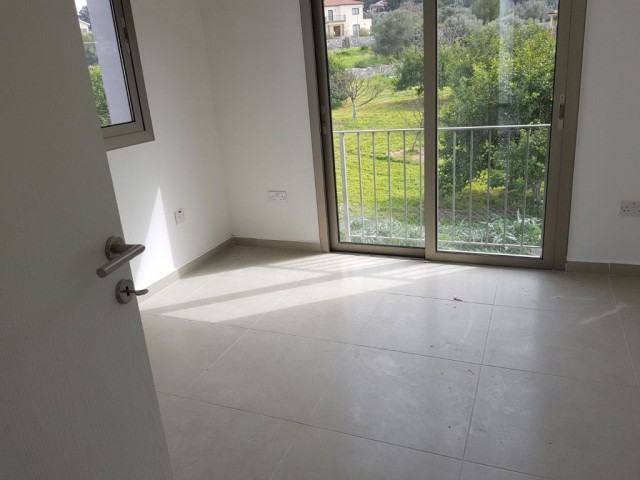 Flat To Rent in Alsancak, Kyrenia