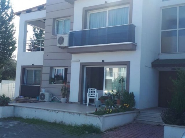 Girne Zeytinlik Bölgesinde 2+1 Satılık Daire