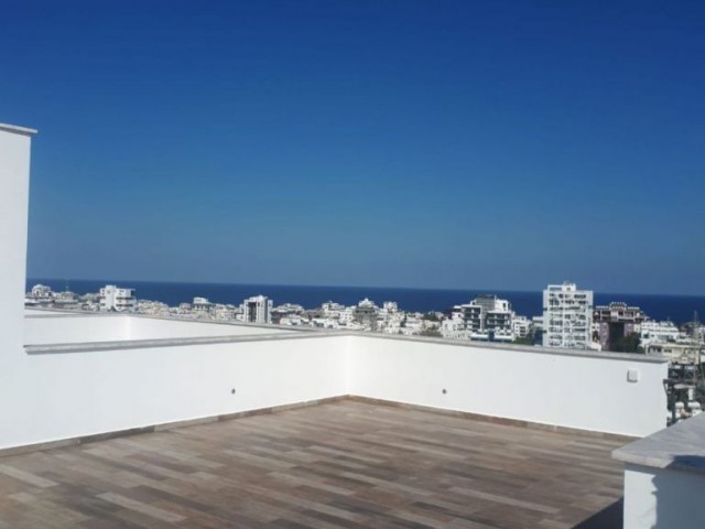 Girne Merkezde 2+1 Satılık Penthouse 145000 STG 