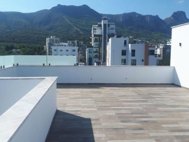 Girne Merkezde 2+1 Satılık Penthouse 145000 STG 