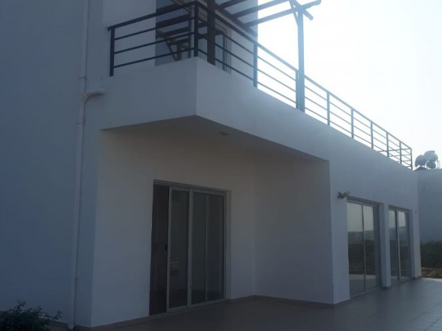 Girne Esentepe Bölgesinde  3+1 Satılık Villa 85000 STG