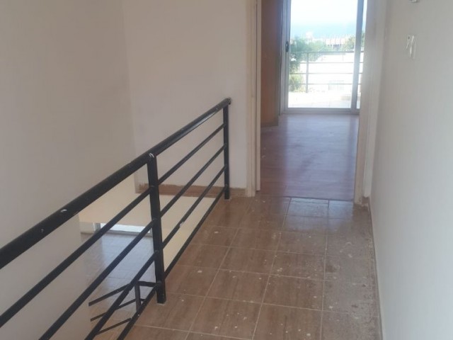 Girne Esentepe Bölgesinde  3+1 Satılık Villa 85000 STG