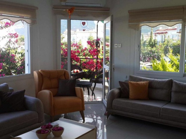 Girne Lapta Bölgesinde 3+1 Satılık Penthouse 70000 STG