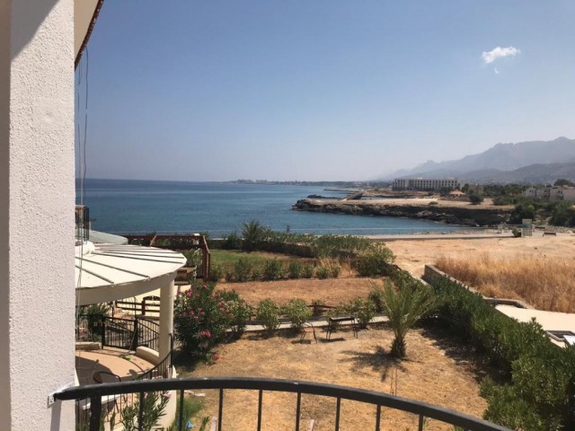 Girne Lapta Bölgesinde 3+1 Satılık Penthouse 68000 STG 