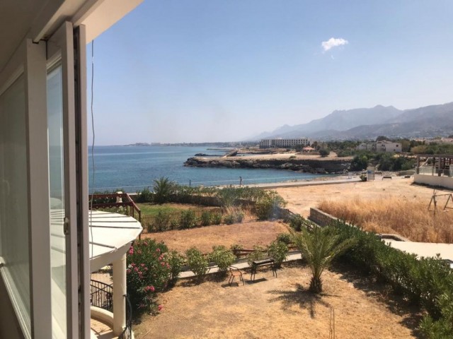 Girne Lapta Bölgesinde 3+1 Satılık Penthouse 68000 STG 