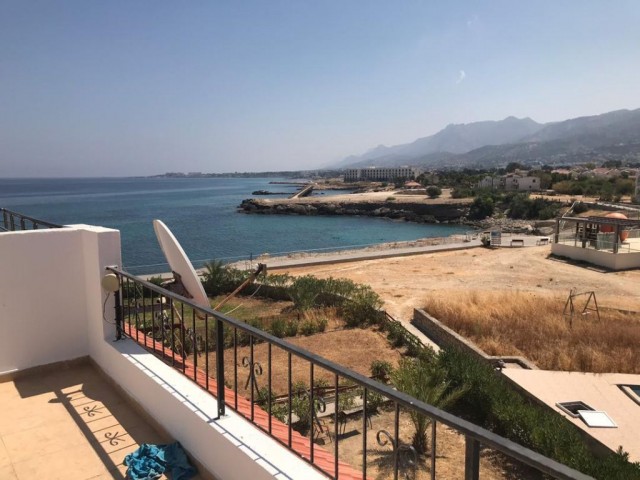 Girne Lapta Bölgesinde 3+1 Satılık Penthouse 68000 STG 