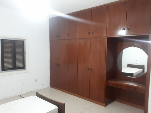 Büro Mieten in Girne Merkez, Kyrenia