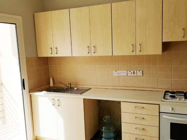 Flat To Rent in Aşağı Girne, Kyrenia