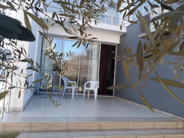 Flat To Rent in Zeytinlik, Kyrenia