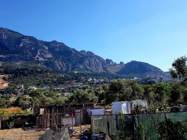 منطقه مسکونی برای فروش in Karşıyaka, گیرنه