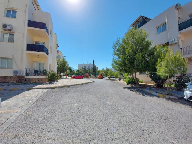 Kyrenia Alsancak 3 + 1 möblierte Wohnung zu verkaufen 60000 STG ** 