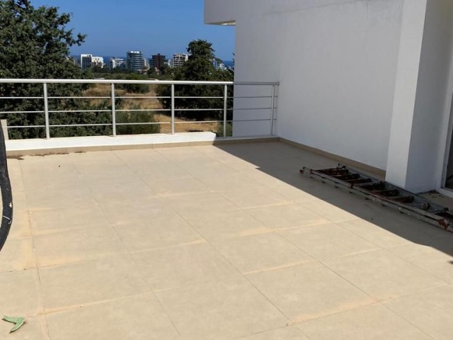 2+1 Penthouse Zu Verkaufen In Kyrenia Doganköy ** 