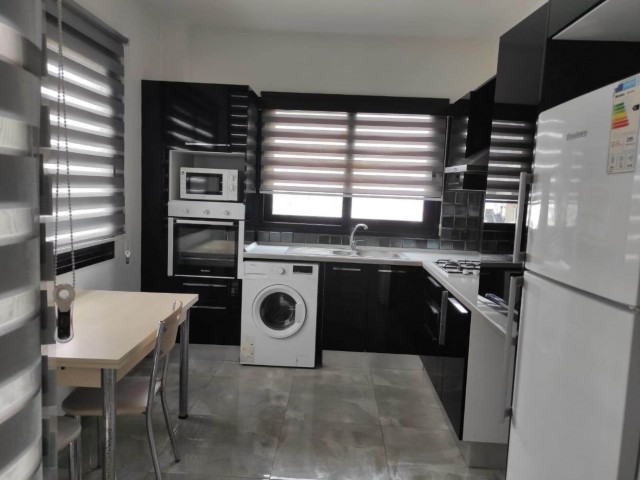 Kyrenia Zentrum 2 + 1 Wohnung Zu Vermieten ** 