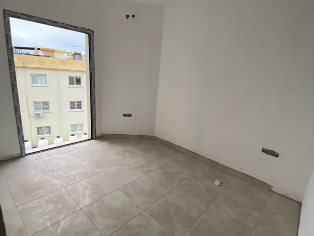 3+1 flat for sale with terrace in a complex with swimming pool in Alsancak, Girne ** 