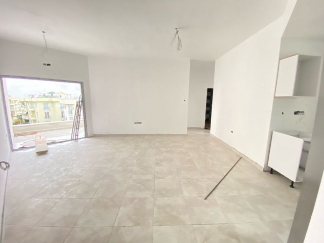 3+1 flat for sale with terrace in a complex with swimming pool in Alsancak, Girne ** 