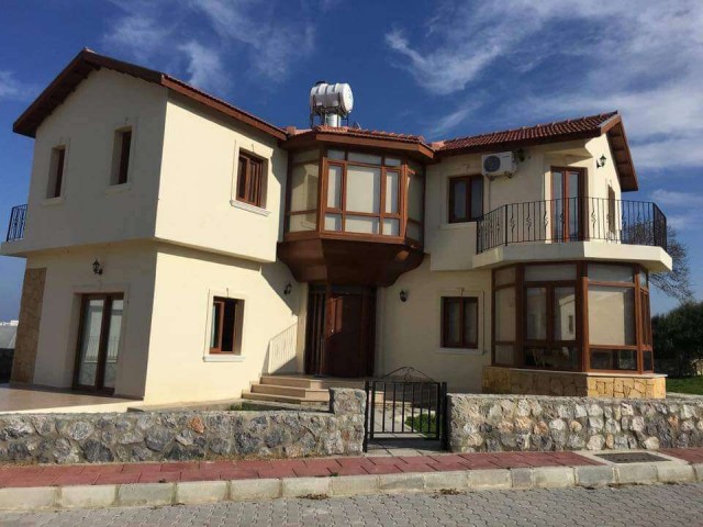 Girne Alsancak 3+1 Kiralık Villa