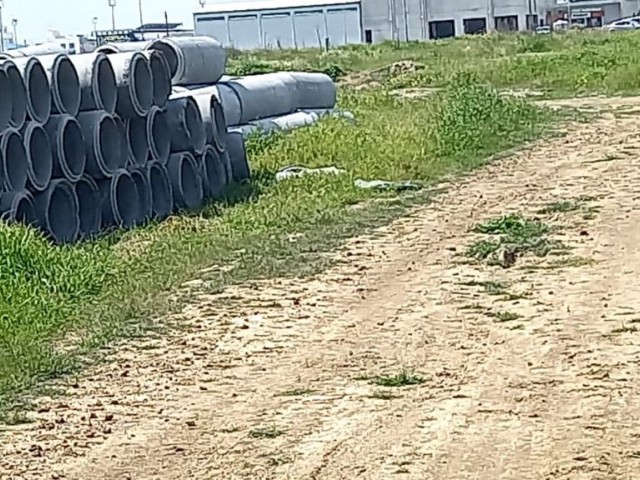 BAULAND FÜR DEN BAU VON PAKETEN INNERHALB DES INDUSTRIEGEBIETS VON NIKOSIA ALAYKÖY. ** 